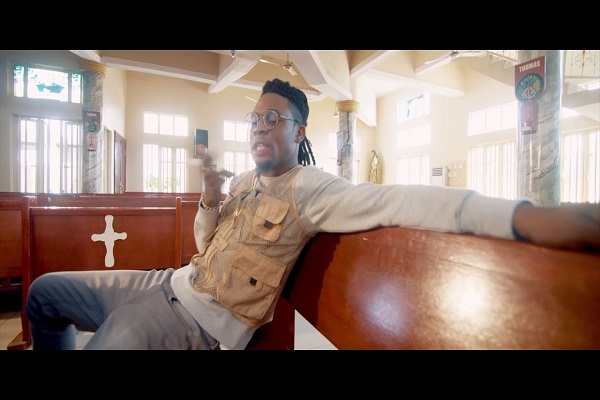 Larry Gaaga Man No Be God Video