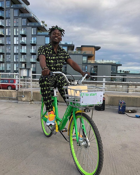 Mr Eazi