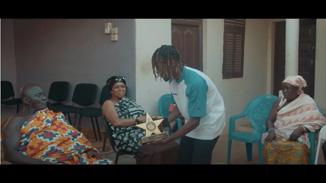 Kofi Mole Abuakwa video