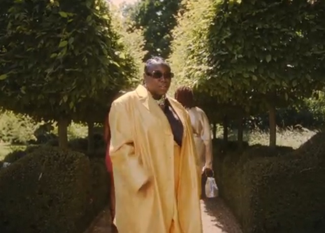 Teni Little (Love I Love) Video