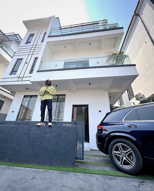 Pheelz Acquires New Mansion, New Whip